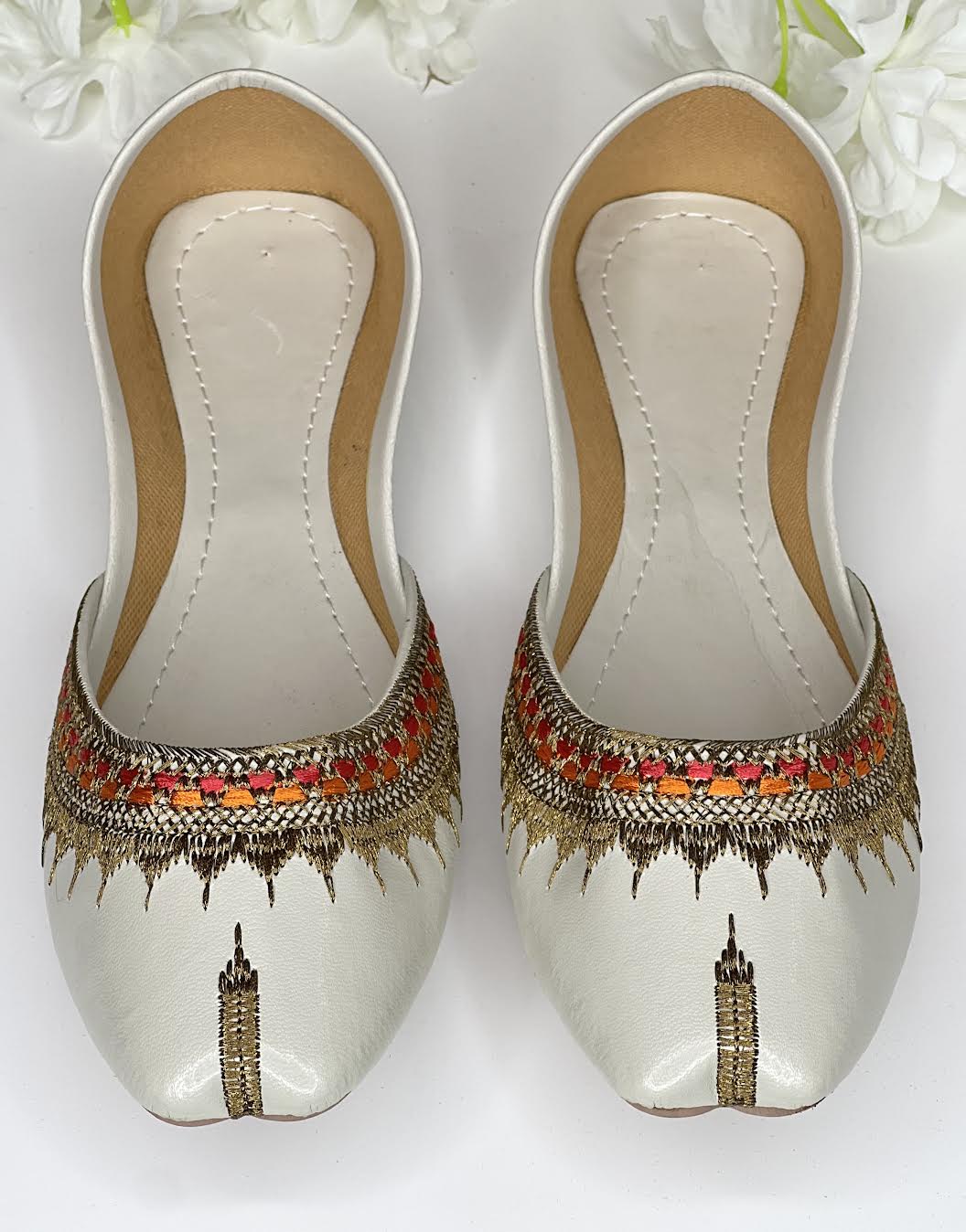 White Embroidered Khussa